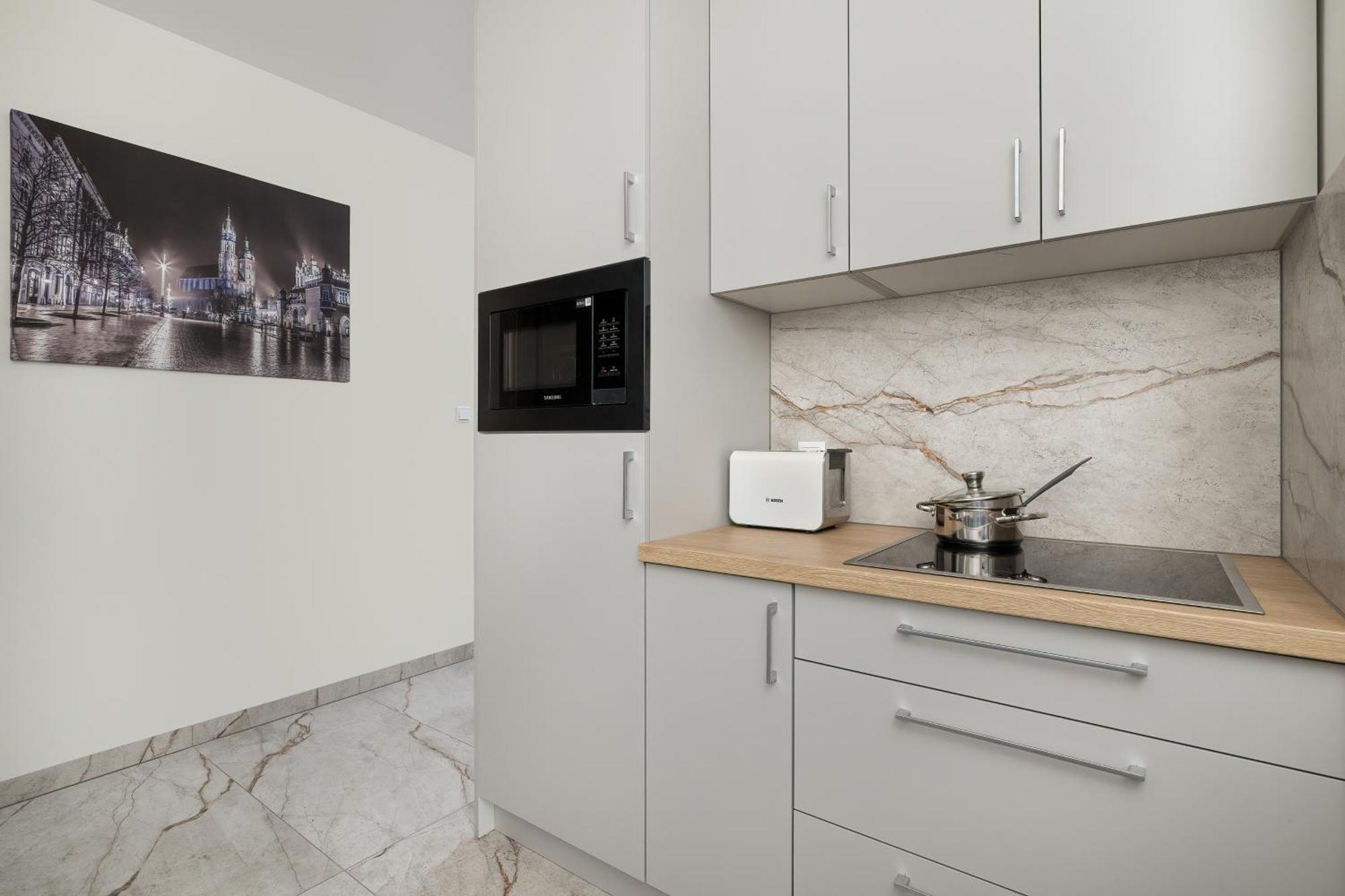 Cozy Apartments Laszkiewicza With Parking By Noclegi Renters 크라쿠프 외부 사진